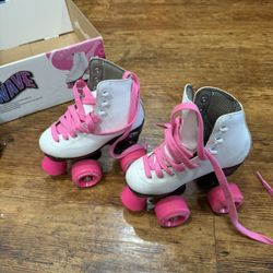 Girls Skates By Wave + Protective Gear 