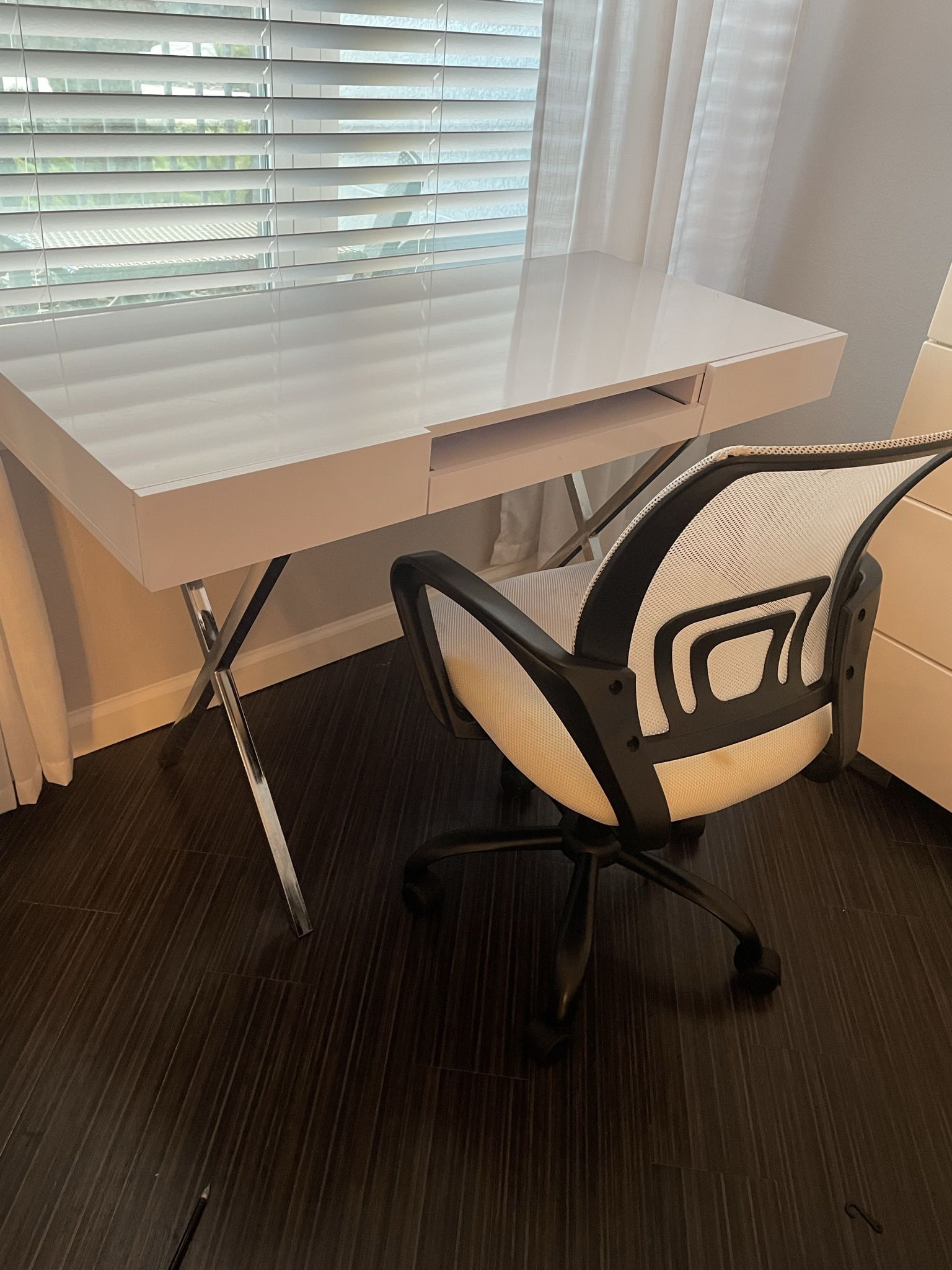 Glossy White Desk with Chair 