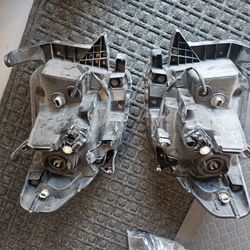 2016 Toyota Tundra Platinum Headlights 