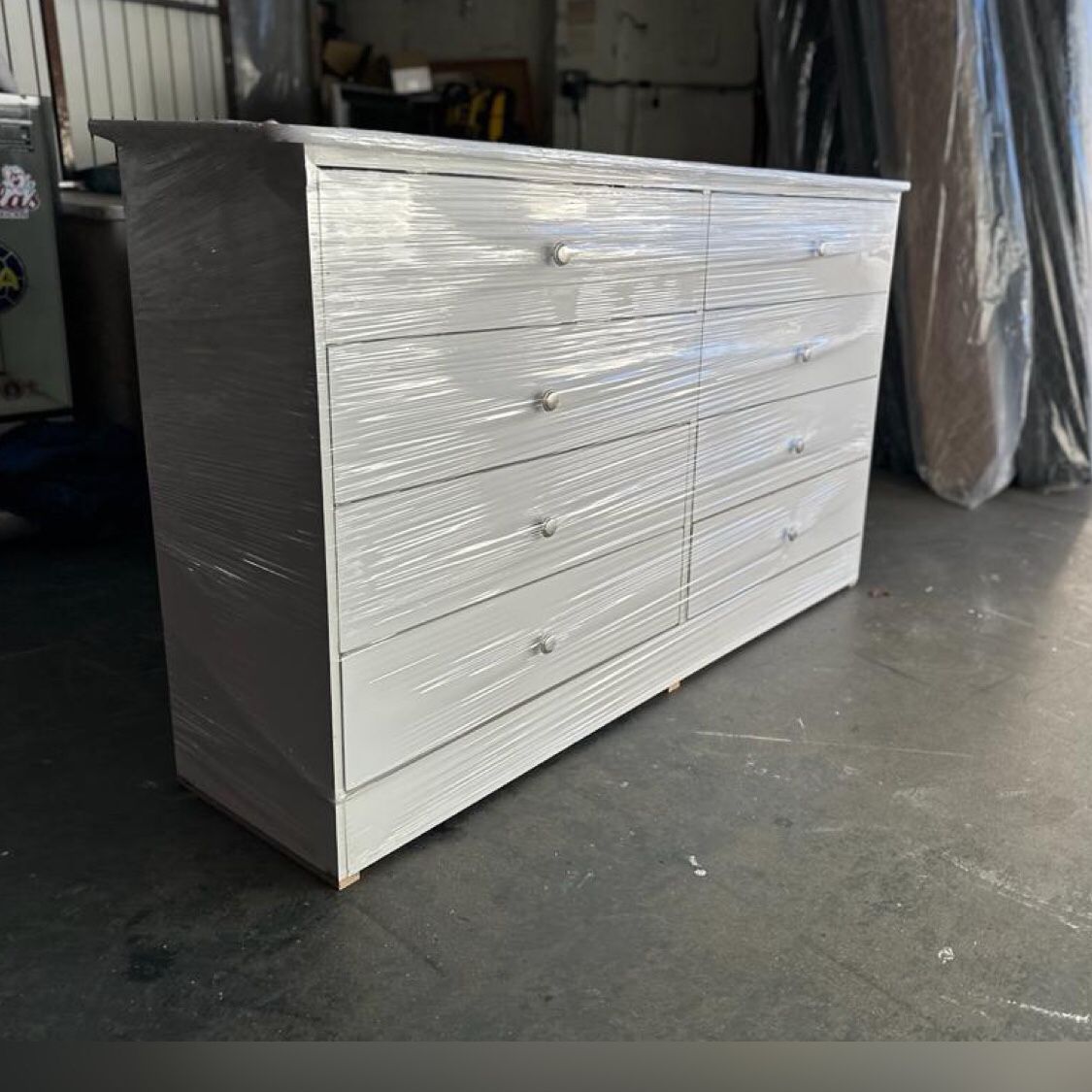 8 Drawer Dresser
