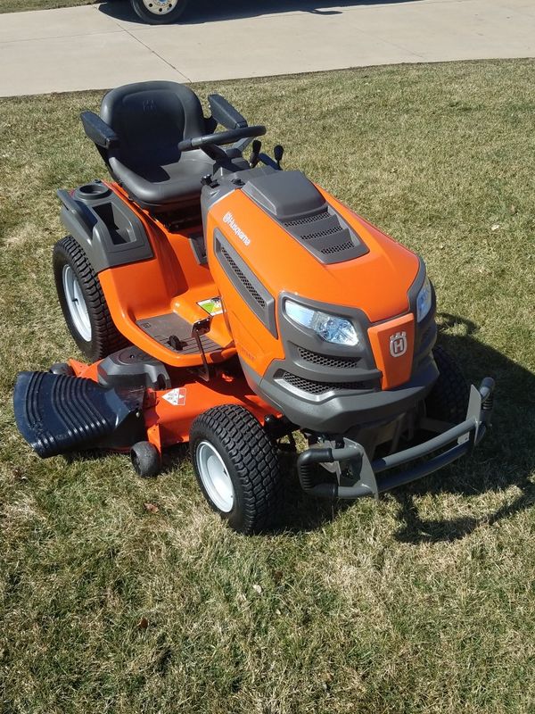 GT54ls Husqvarna 54 inch cut garden tractor for Sale in Washington, PA