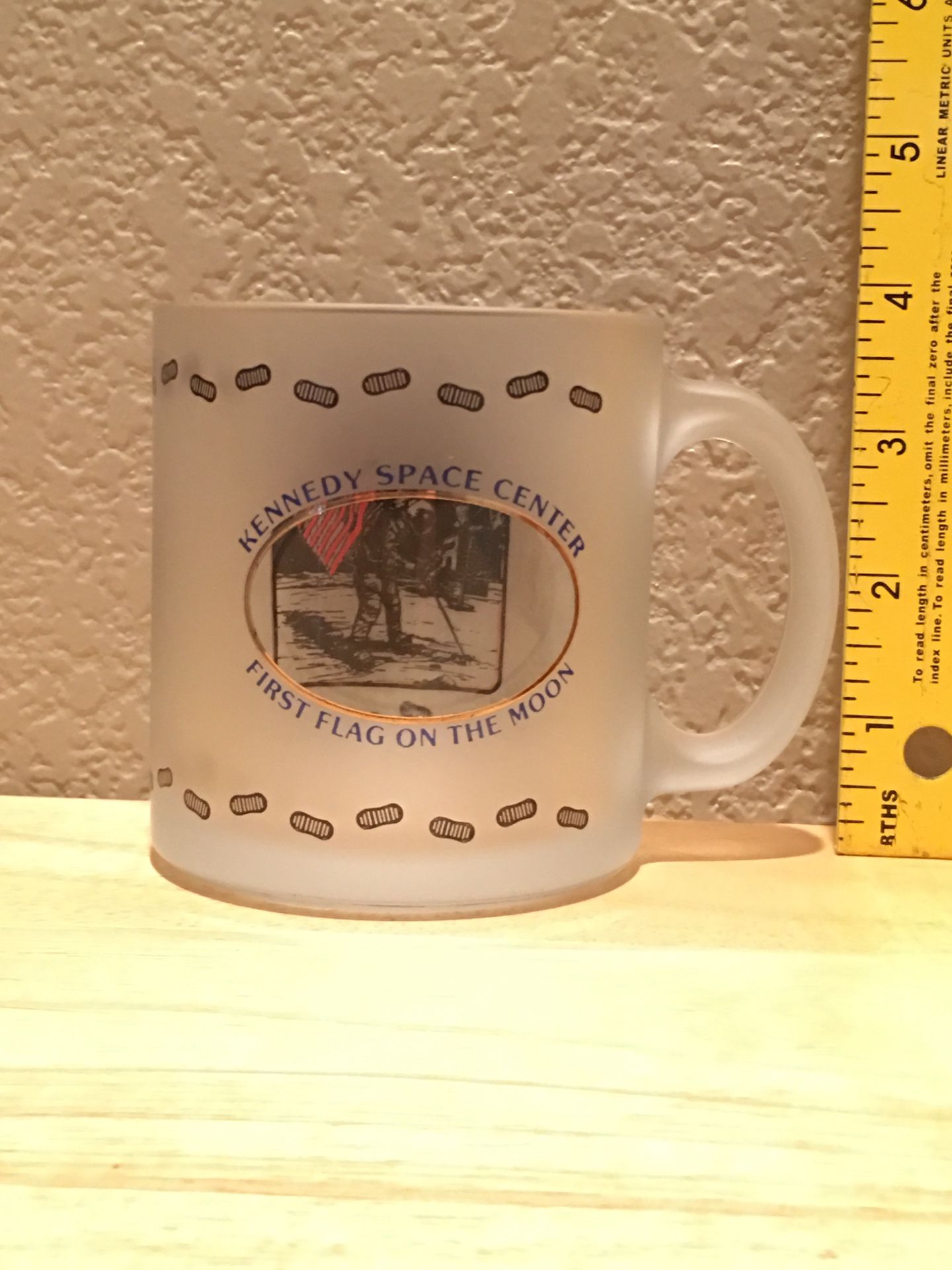 Awesome Kennedy Space Center Collectible Mug Glass Frosted See Through Window