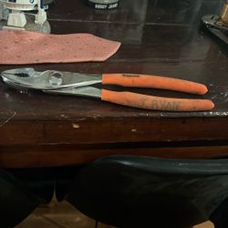 Pliers