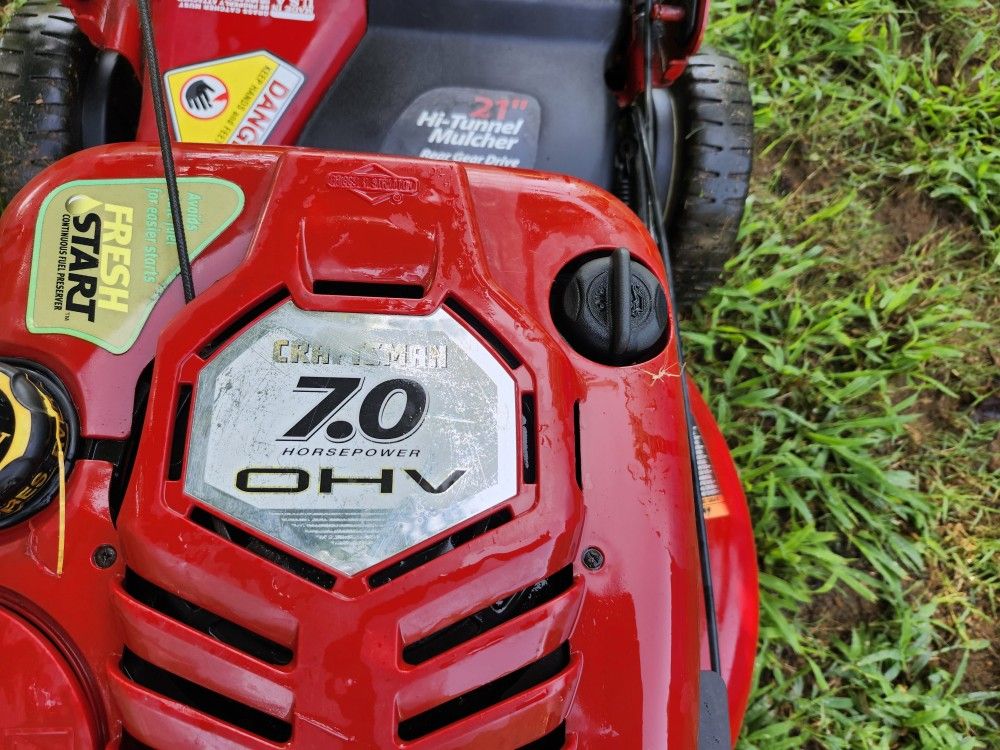 CRAFTSMAN SELF-PROPELLED  7. 0  HORSE POWER  21"HI TUNNEL MULCHER 