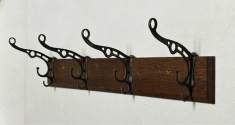 Antique wall mount, hat and coat rack