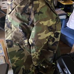 Military Issue Goretex Camouflage Cold Weather Trouser