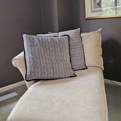 Chaise Lounge