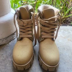 Western Style Ladies Boots