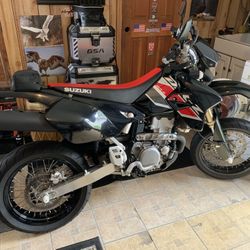 2022 Suzuki DRZ400SM