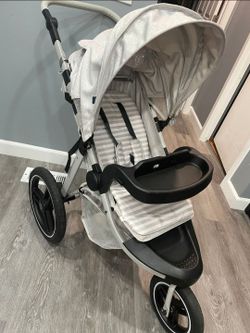 JOGGING BEAUTIFULL STROLLER