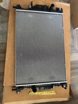 Ford/Lilncoln MKZ  DG9Z-8005-H Radiator Assembly