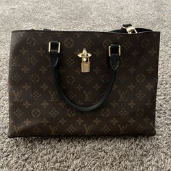 Louis Vuitton Purse