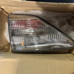 2010-2012 Lexus RX450 rear tail lift gate right inner Halogen taillight lamp OEM