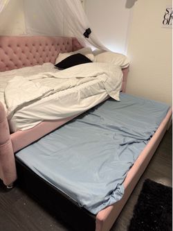 Pink Twin Daybed with Trudle