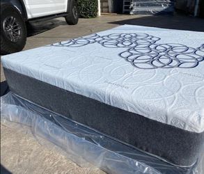 Full Bamboo Cool Gel Memory Foam!!