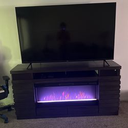 Tv / TV Stand 