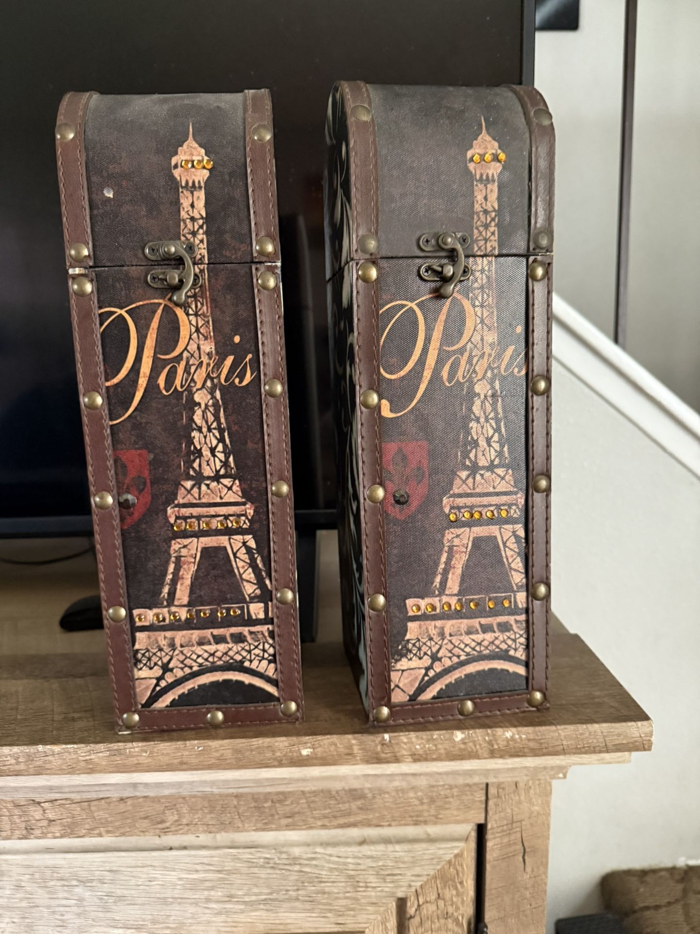 Paris Elegant And Antique Style  Wine/ Bottle  Holder 
