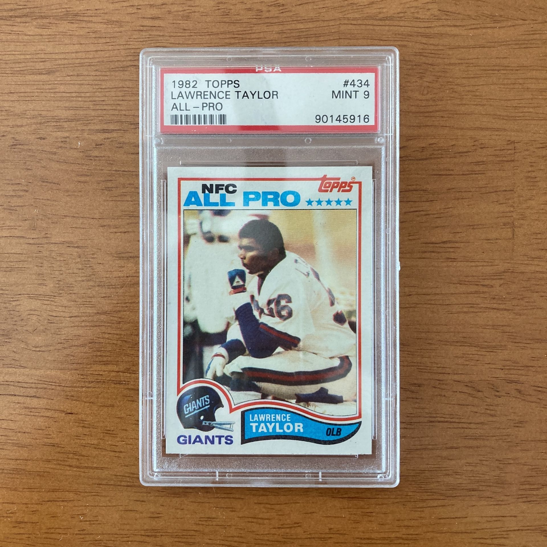 1982 Topps Lawrence Taylor Rookie Card