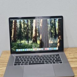 15 Inch MACBOOK PRO i7 16gb RAM 500GB SSD