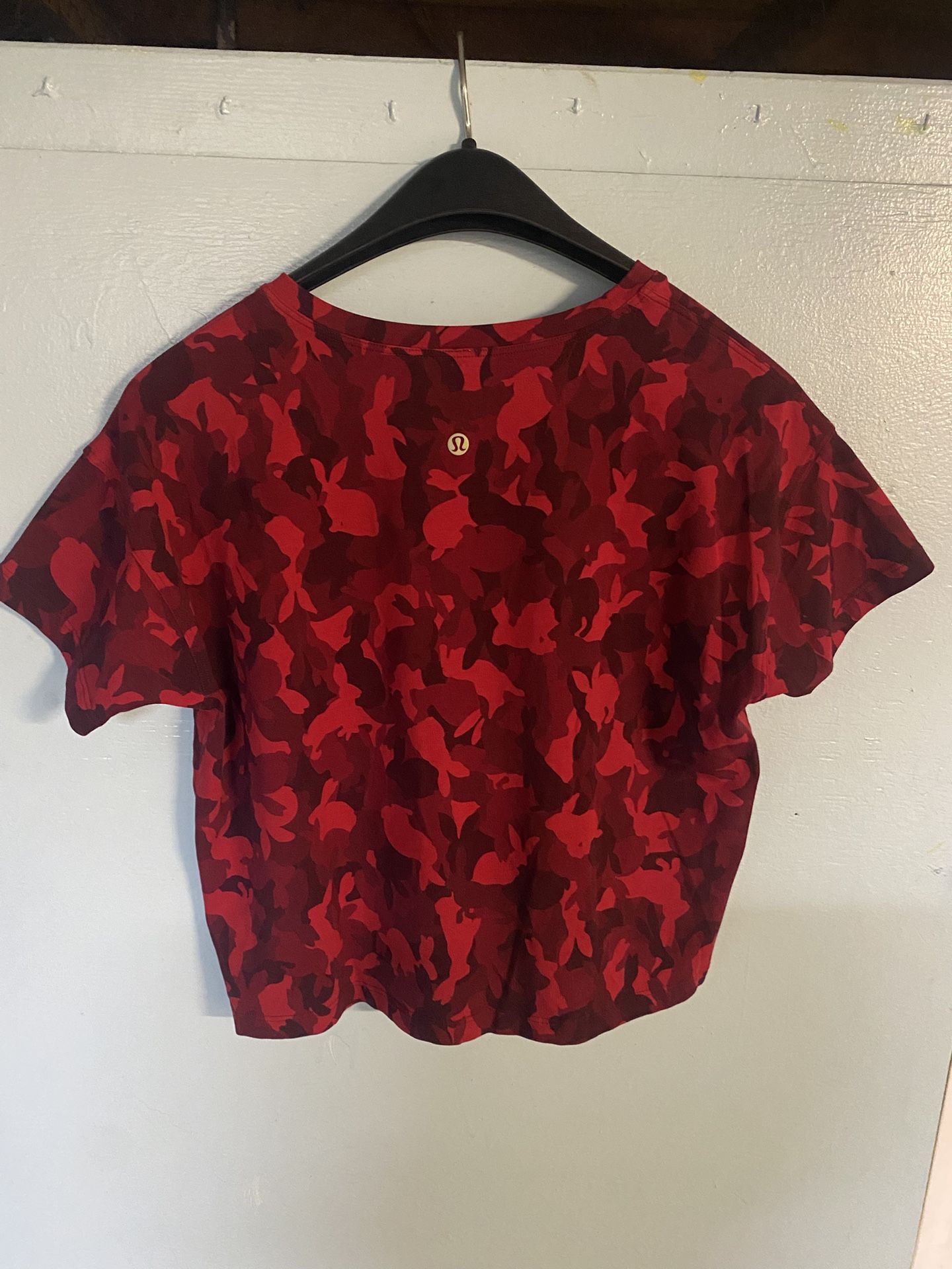 lululemon NewYear ‘Cates T-Shirt’ size6