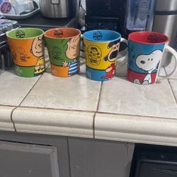 Set Of 4 Peanuts Mugs 
