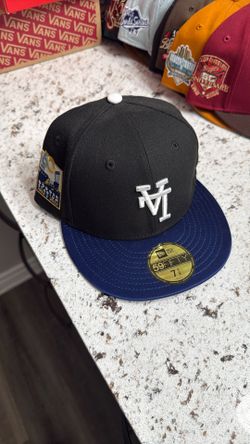 La Fitted Hat