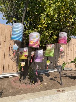 Paper accordion lanterns