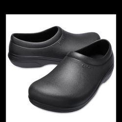 Shoes slippers: Crocs slip resistant shoes men's size 9 brand freaking new!