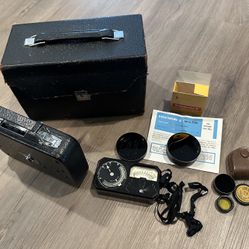 Vintage Cine Kodak 8 Motel 60 1940s 8mm Motion Picture Film Camera  w/ Accessories Untested