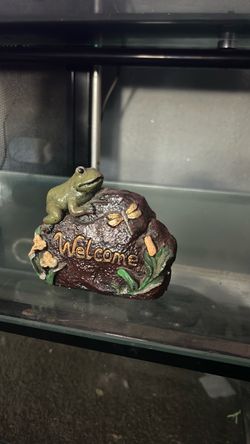 Frog Welcome Stone Resin Figurine
