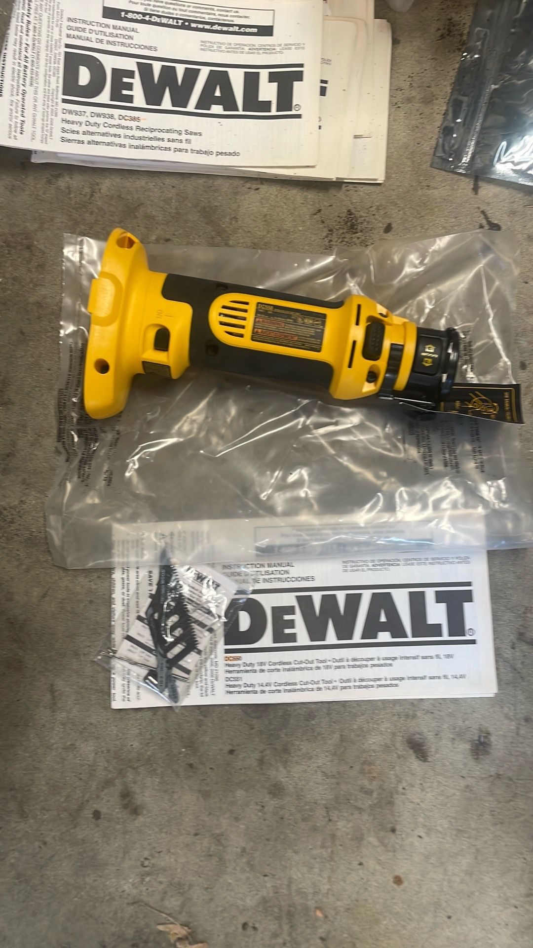 Dewalt DC550 Cut-Out Tool for Sale in Montclair, CA - OfferUp