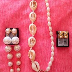 Concha Pearl Necklace w/ Matching Earrings Set