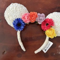 Disney Ears White Knit With Flowers 