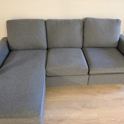 Stylish Sectional Sofa – Excellent Condition! $50
