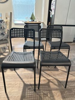 Set Of 4 Chairs