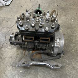 Kawasaki JS 550 Engine