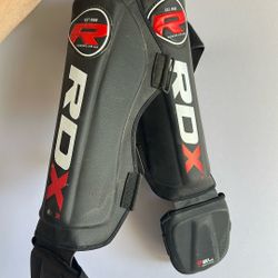 RDX Men’s Thai Boxing Again Pads 