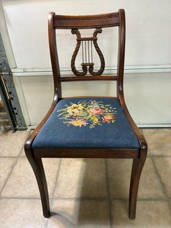 Harp-Back Mahogany Antique Chair