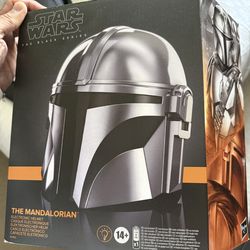 Star Wars Black Series Mandalorian Helmet – Lights & Sounds – w/ Box