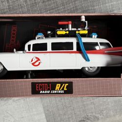2025 Jada Hollywood Rides - 1:16 Scale Ghostbusters Ecto-1 R/C Car Radio Control