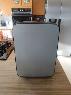 Mini fridge