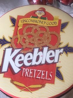 Large Keebler Pretzels Tin
