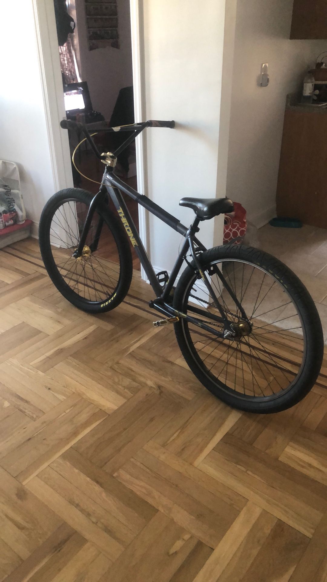 29 Inch Throne Da Goon Bike 