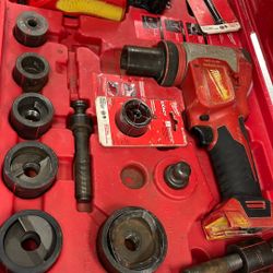Milwaukee 676-20 M18™ FORCE LOGIC™ 10T Knockout Tool Kit