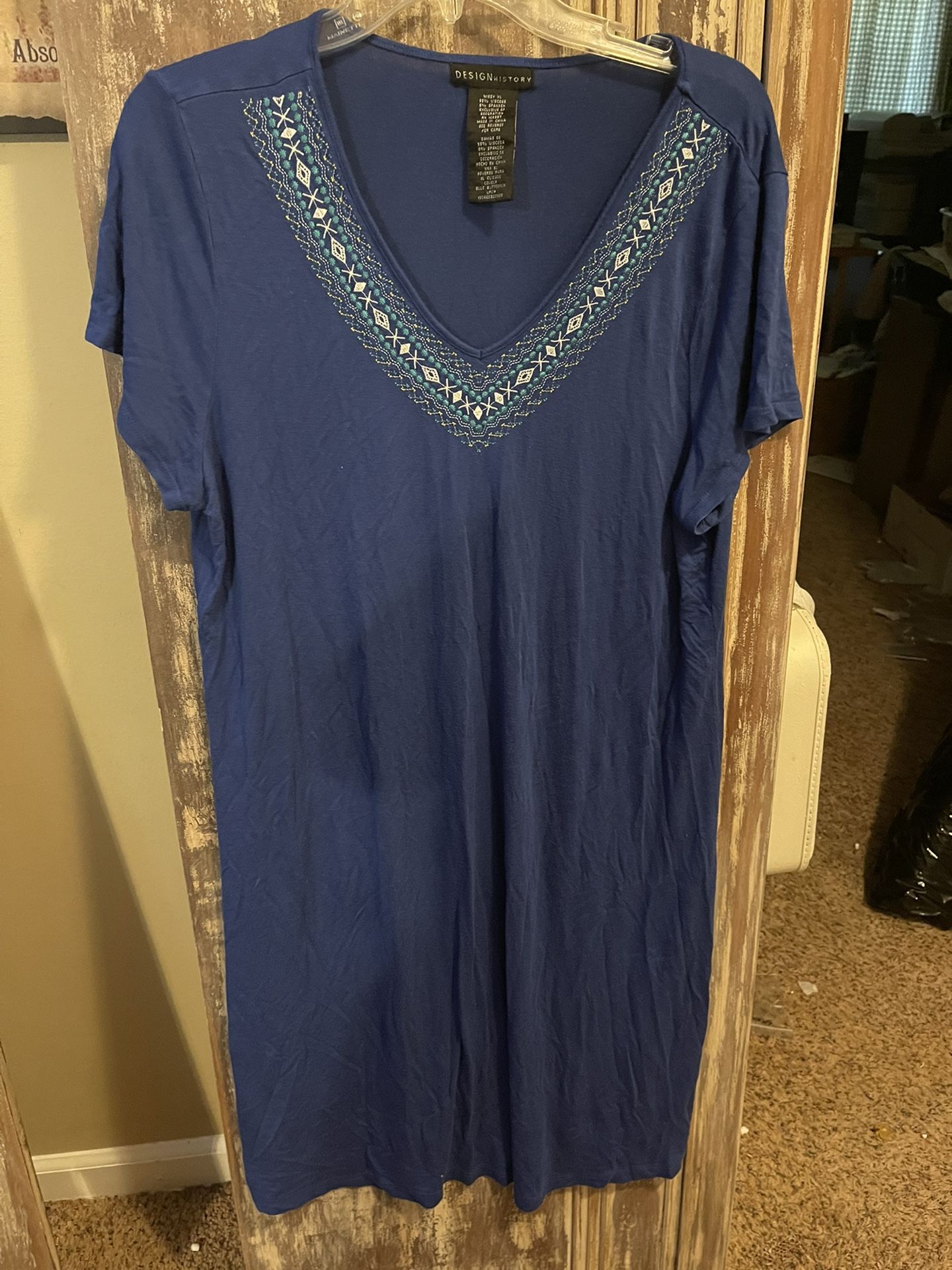Design History Sleepwear Women XL Blue Nightgown Knit Embroidery Flowy Comfy like new