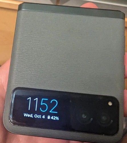 Motorola Razr Flip 128gb $75 O.B.O.