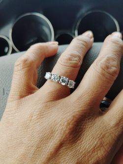 2ctw Diamond Anniversary Ring 14Kt White Gold size 6
