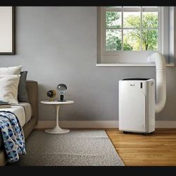 DeLonghi 10,000 BTU 6,900 (DOE) 3-in-1 Portable Air Conditioner. 5000 sq ft 