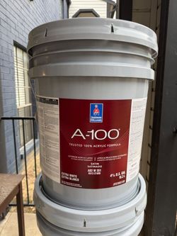 Pintura para exterior A-100 satin acrylico extra blanco.  Pido 300 por las 4 cubetas están nuevas selladas