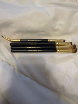 LAURA GELLER NEW YORK makeup brushes